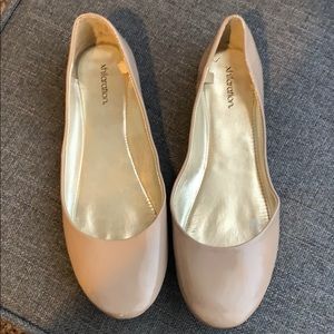 Nude ballet flats